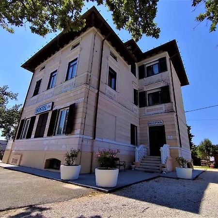Hostel San Valentino Bašanija Exterior foto